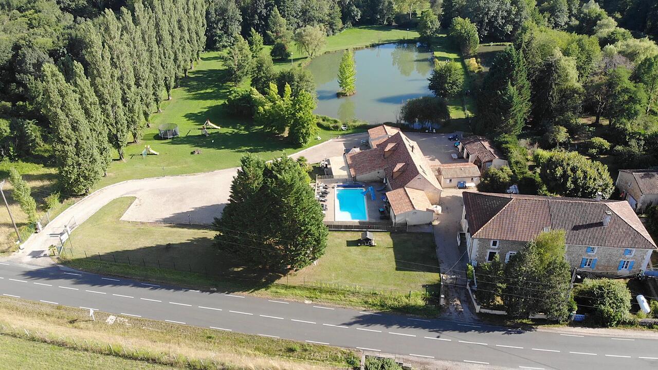 Le Domaine De L'Etang De Sandanet Issac Exteriér fotografie