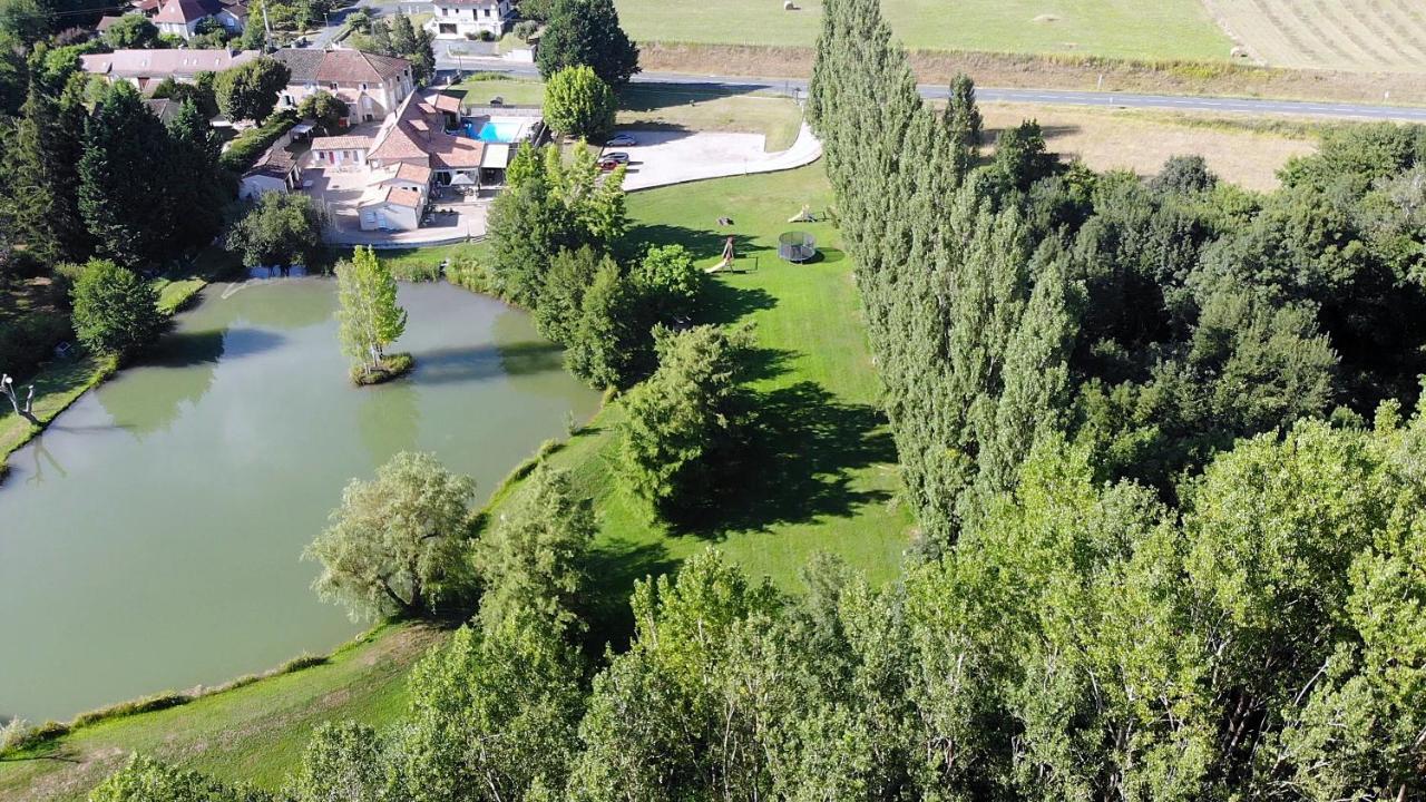 Le Domaine De L'Etang De Sandanet Issac Exteriér fotografie